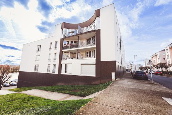 À vendre : Appartement 3 pièces avec vue sur les Lacs à Torcy