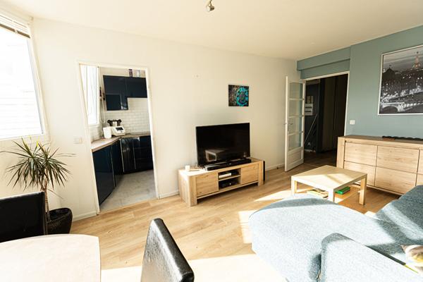 À vendre : Appartement 3 pièces avec vue sur les Lacs à Torcy