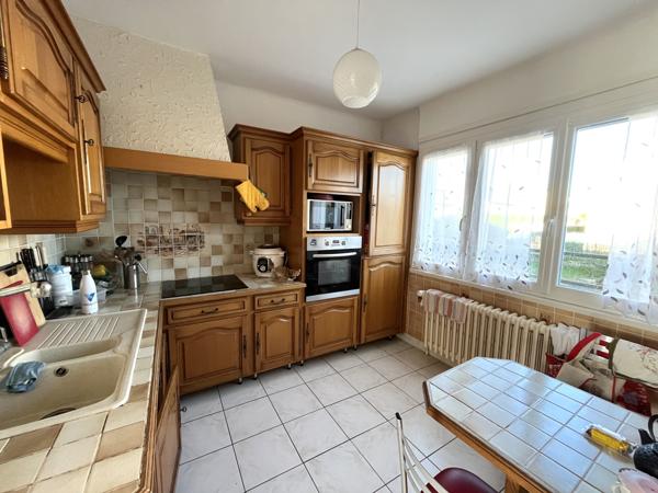 Coulommiers (77120) Pavillon traditionnel édifié sur sous sol total et jardin clos