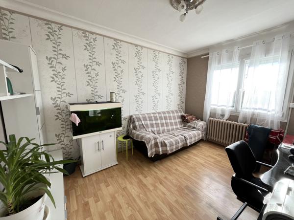 Coulommiers (77120) Pavillon traditionnel édifié sur sous sol total et jardin clos