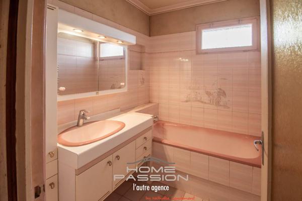 ROYAN MARNE - MAISON A RENOVER + HANGARS/ATELIER