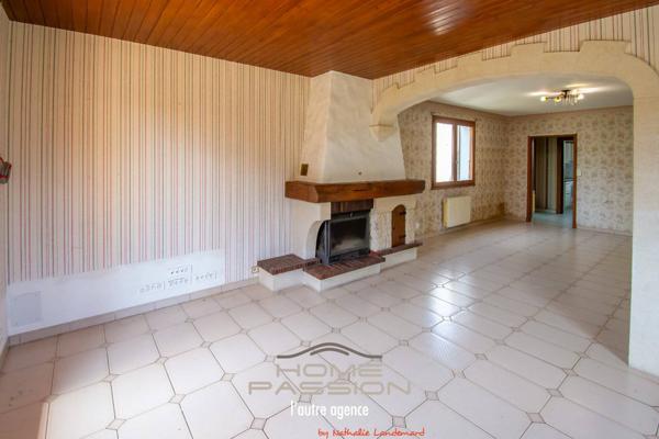 ROYAN MARNE - MAISON A RENOVER + HANGARS/ATELIER