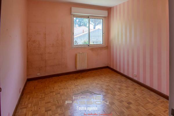 ROYAN MARNE - MAISON A RENOVER + HANGARS/ATELIER