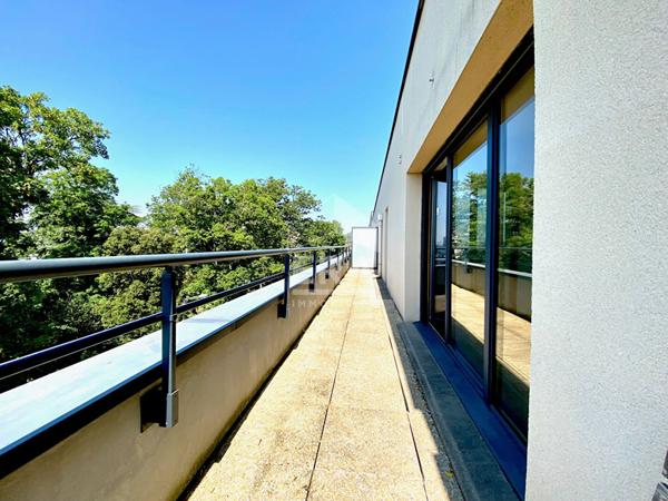 Superbe F4 de 94 m² + parking + 2 balcons Rouen droite