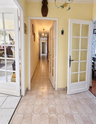 Grand T6 lumineux proche centre ville avec balcon