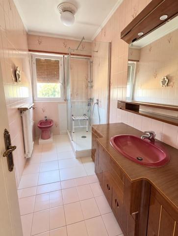 Grand T6 lumineux proche centre ville avec balcon