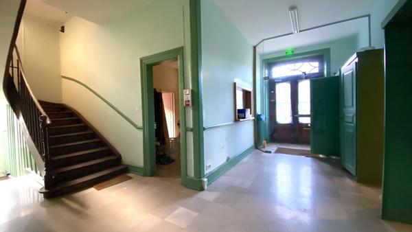 Maison de maître / immeuble de bureaux 366 m²