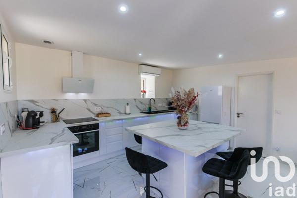 Maison 9 pièces de 175 m² à Mont (64300)