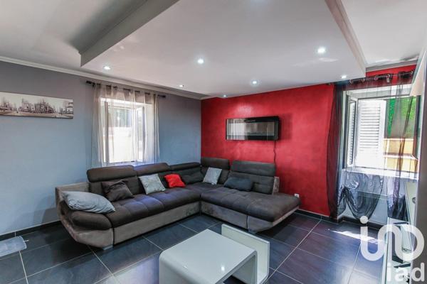 Maison 9 pièces de 175 m² à Mont (64300)