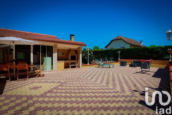 Maison 9 pièces de 175 m² à Mont (64300)