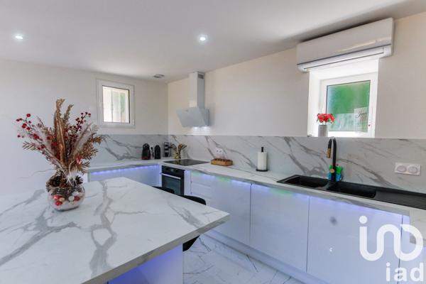 Maison 9 pièces de 175 m² à Mont (64300)