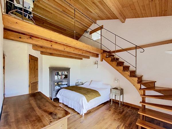 EXCLUSIVITE ! SAINT MAURICE DE LIGNON  magnifique propriété  rénovée avec matériaux de qualité sur 2500m2 de terrain