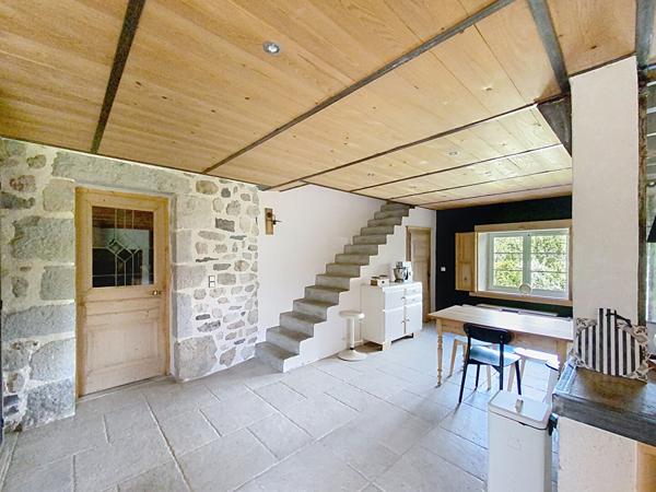 EXCLUSIVITE ! SAINT MAURICE DE LIGNON  magnifique propriété  rénovée avec matériaux de qualité sur 2500m2 de terrain