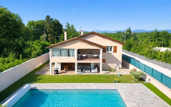 Maison à vendre    8 pièces • 223,57 m2 Charbonnières-les-Bains