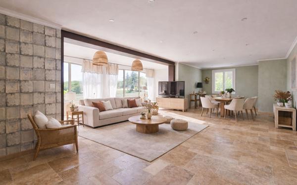 Maison à vendre    8 pièces • 223,57 m2 Charbonnières-les-Bains