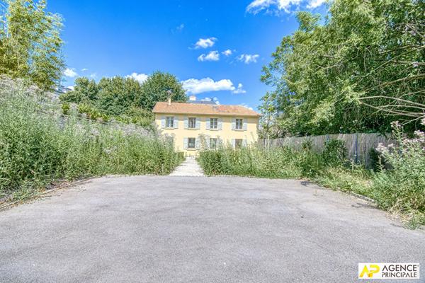 Versailles Saint Louis - Maison 6 pièces 144 m2 édifiée sur terrain de 600 m² €1 345 000 ** - Référence 25362