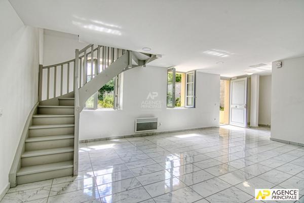 Versailles Saint Louis - Maison 6 pièces 144 m2 édifiée sur terrain de 600 m² €1 345 000 ** - Référence 25362