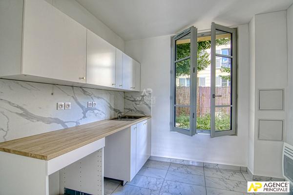 Versailles Saint Louis - Maison 6 pièces 144 m2 édifiée sur terrain de 600 m² €1 345 000 ** - Référence 25362