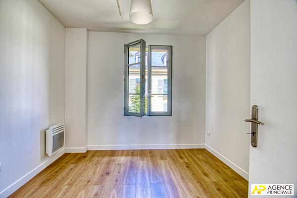 Versailles Saint Louis - Maison 6 pièces 144 m2 édifiée sur terrain de 600 m² €1 345 000 ** - Référence 25362