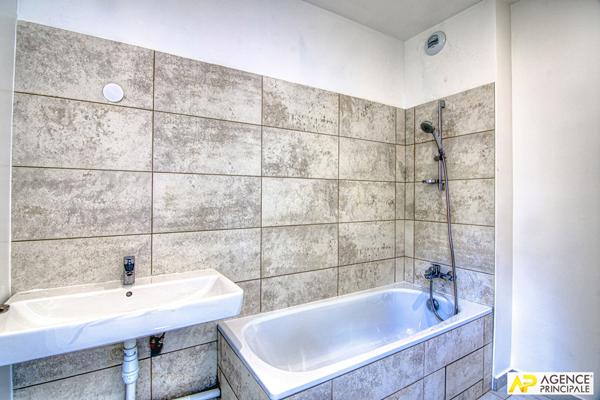 Versailles Saint Louis - Maison 6 pièces 144 m2 édifiée sur terrain de 600 m² €1 345 000 ** - Référence 25362