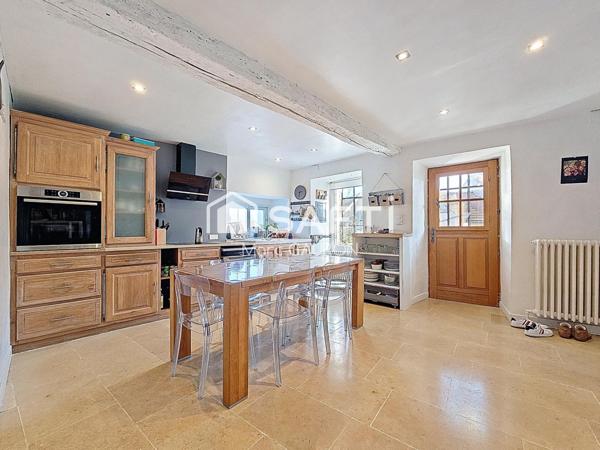 Propriété de caractère de 202m² 4 chambres