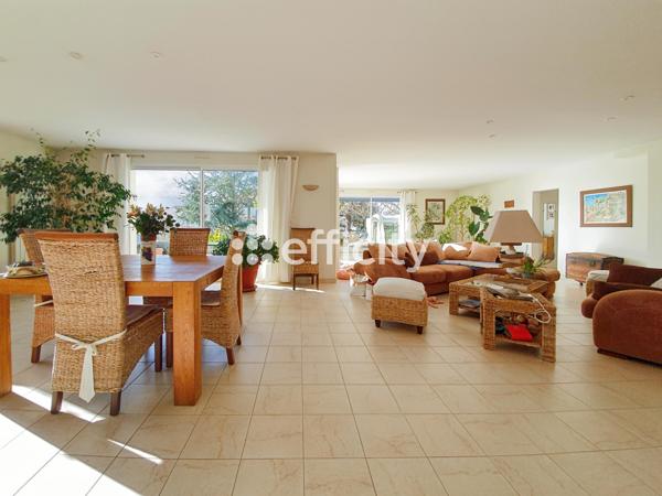 Maison
         7 pièces
        - 203 m² Bien prestige 874 950 € *