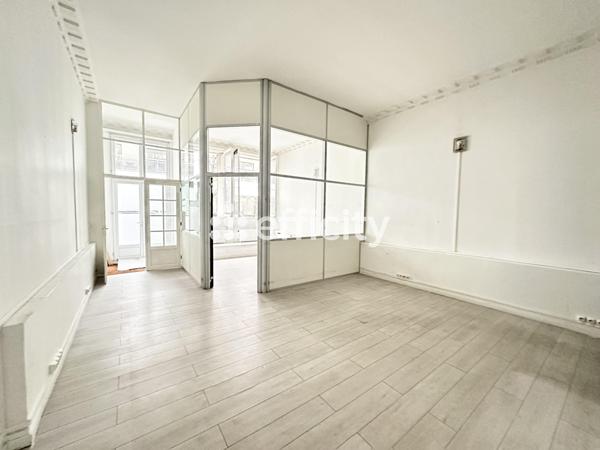 Bureau 1 pièce - 47 m²