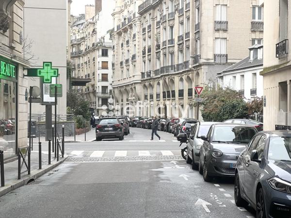 Bureau 1 pièce - 47 m²