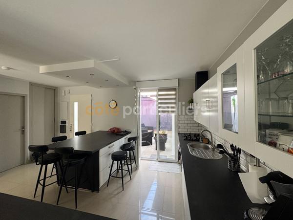 Vente
                Maison92,48 m² - 4 Pièces -
                    DIJON (21000)