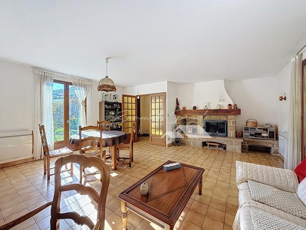 Maison 3 pièces avec grand sous-sol et terrain arboré