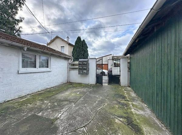 Maison organisée en 5 logements – 5 min métro L13 – Vendue libre