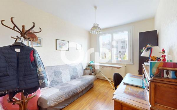 Appartement à vendre    4 pièces • 81 m2 Bron