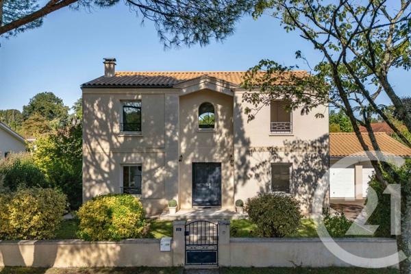 Maison à vendre  6 pièces - 135,35 m 2   ST MEDARD EN JALLES  - 33