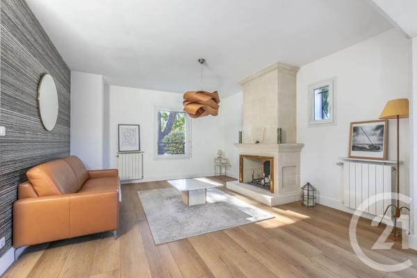 Maison à vendre  6 pièces - 135,35 m 2   ST MEDARD EN JALLES  - 33