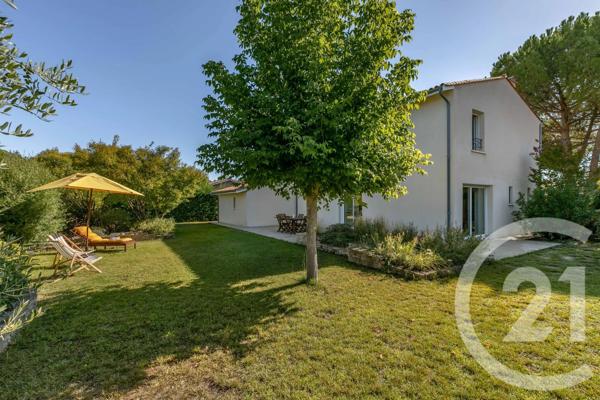 Maison à vendre  6 pièces - 135,35 m 2   ST MEDARD EN JALLES  - 33