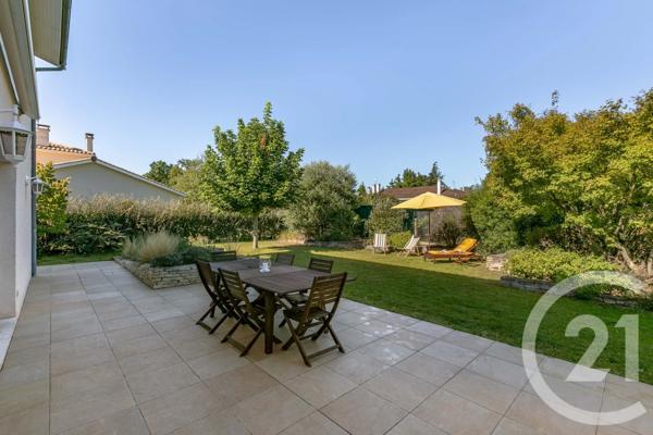 Maison à vendre  6 pièces - 135,35 m 2   ST MEDARD EN JALLES  - 33