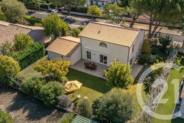 Maison à vendre  6 pièces - 135,35 m 2   ST MEDARD EN JALLES  - 33