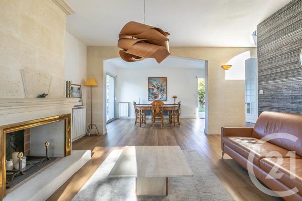 Maison à vendre  6 pièces - 135,35 m 2   ST MEDARD EN JALLES  - 33