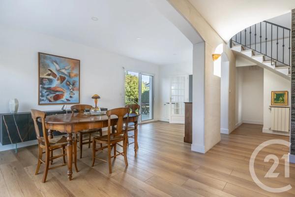 Maison à vendre  6 pièces - 135,35 m 2   ST MEDARD EN JALLES  - 33