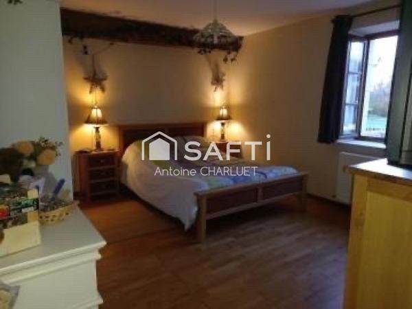 Magnifique propriété avec beaucoup de charme.