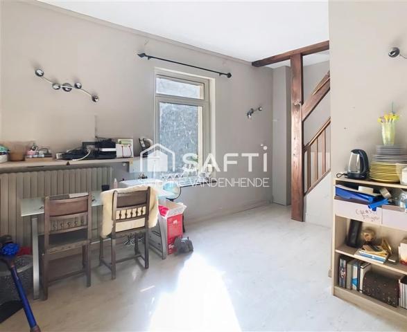 Maison avec espace professionnel!