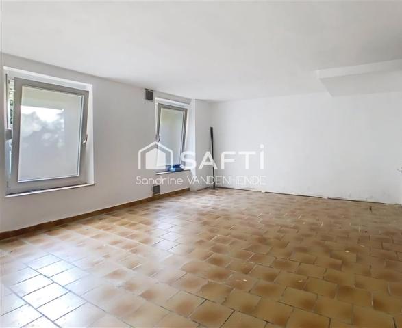 Maison avec espace professionnel!