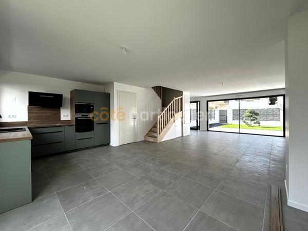 Vente
                Maison108 m² - 4 Pièces -
                    LES MATHES (17570)