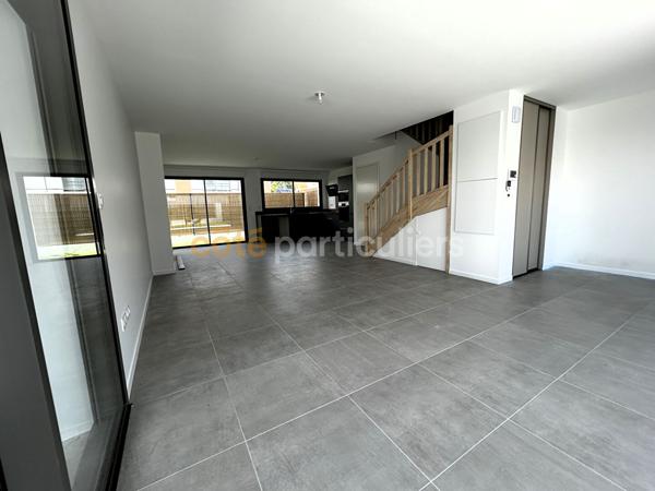 Vente
                Maison108 m² - 4 Pièces -
                    LES MATHES (17570)