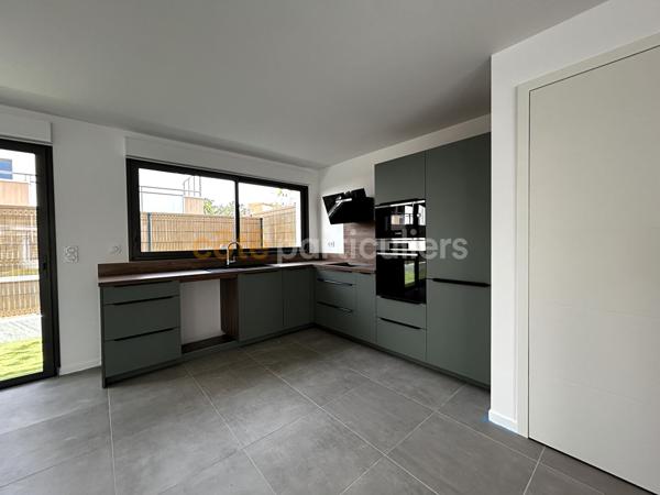 Vente
                Maison108 m² - 4 Pièces -
                    LES MATHES (17570)