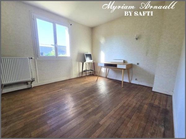 Maison Grange et Carport sur terrain de 1744 m²