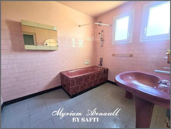 Maison Grange et Carport sur terrain de 1744 m²