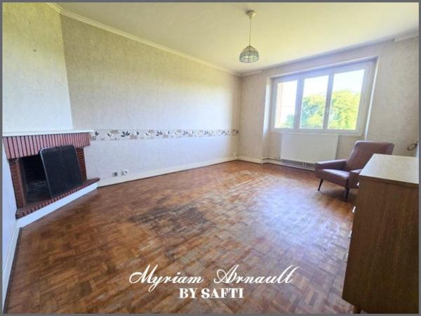 Maison Grange et Carport sur terrain de 1744 m²