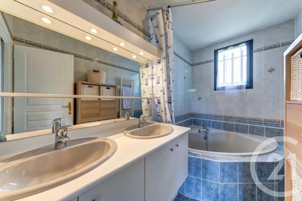 Maison à vendre  9 pièces - 234,08 m 2   TASSIN LA DEMI LUNE  - 69