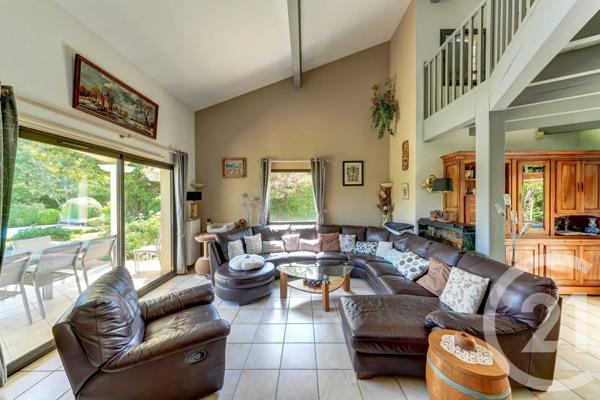 Maison à vendre  9 pièces - 234,08 m 2   TASSIN LA DEMI LUNE  - 69